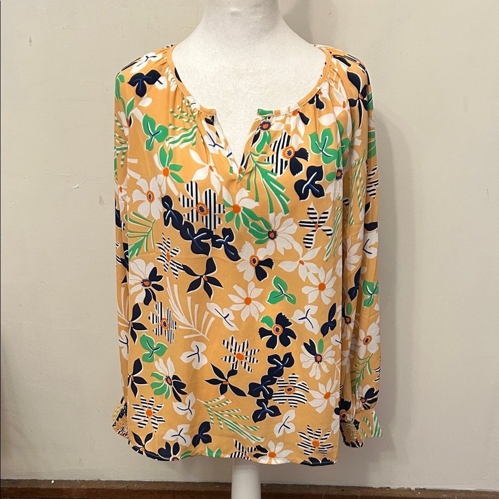 Cabi peach Floral Print Women's long sleeve blouse Size M EUC